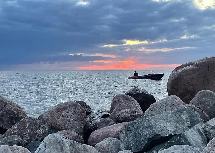 Teeveere Summer House منزل للإقامة Treimani