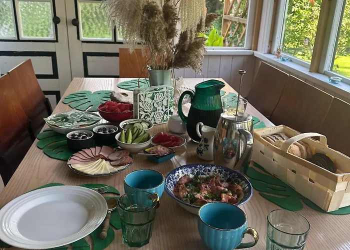 Teeveere Summer House Treimani